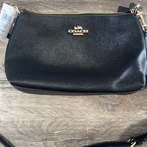 NEW Coach (TJMAXX) Purse! Black shoulder/handle straps. Brown with gold trim.
